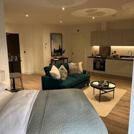 Cosy Modern Studio