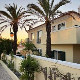 Casa Cristovão - Vila Castelo House 28 - Ferragudo am Atlantik, hotel a Ferragudo