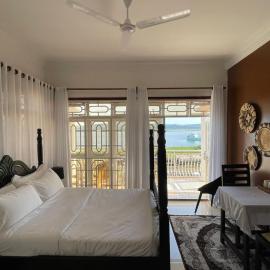 The Jewel and the Lake, hotel a Jinja