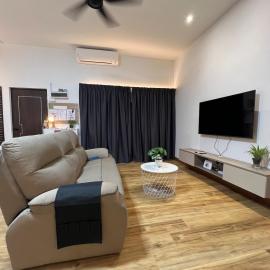 Luxury Event-house 3BR - For 8 to 12Pax, hotel i Kajang