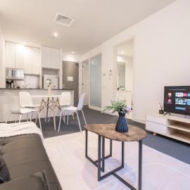 Prime Located 2BR1BA Apt in Mel with Study