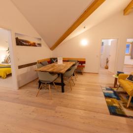 Gaul Lodge - für bis zu 8 Gäste, inkl Königscard, 4 Schlafzimmer, 2 Bäder, große Küche, gratis Parken & WLAN, Self Check-in, hotel em Nesselwang