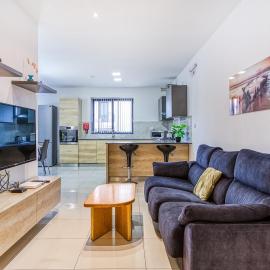 Modern 2BR Urban Retreat in Msida, hotel in Taʼ Xbiex
