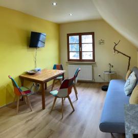 Neu renoviertes 2Zi Appartment im DG, hotel in Feldkirch