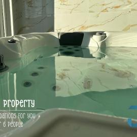 Arada Property - 4 Houses in 1 Private Property, Free Parking and Hot Tub, hotel v mestu Arada