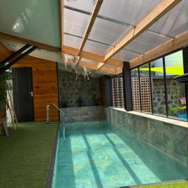 Maison Blanche du Volcan - Avec piscine intérieure chauffée, hotel a Le Tampon