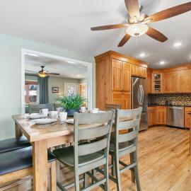 The Rustic Retreat, Pet Friendly with Fenced Yard