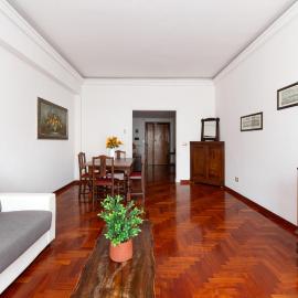 Modern & Luxe - Spacious Apartment in Ostia, hotel in Lido di Ostia