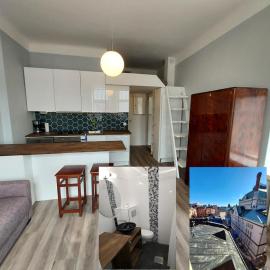 Apartment with roof view next to Railway station