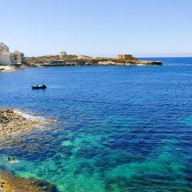 K&Q Sea view apartment, hotelli Żebbuġissa