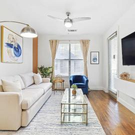 Big and Spacious 1B with Pool Near Toyota HQ The Star Legacy West, hotel v destinaci Frisco