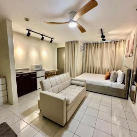 ComfyCondo near Enchanted Kingdom, hotel in Santa Rosa