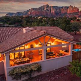 5 Bed 3 Bath Uptown Sedona-Game Room-Sauna-Cold Plunge-Jacuzzi-Gym
