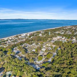 Bribie Island Caravan Park โรงแรมในWoorim
