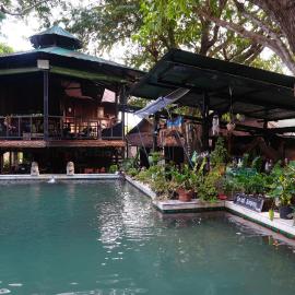 Tropical Hostel, hotel in Phi Phi Don