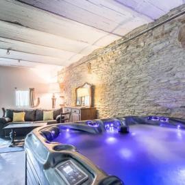 House with jacuzzi in Menufontaine, 180 m² for 8 people.