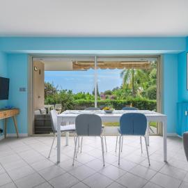 Les Miradors, charmant appartement de 2 chambres en RDC, jardin privatif, piscine, vue mer et parking