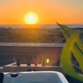 Amber Skies Seafront Retreat, hotel a Cotillo