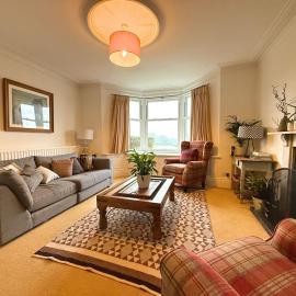 Spacious 4BR Retreat for 8 With Parking