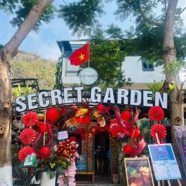 SECRET GARDEN Hostel - WANDERNEST Cat Ba, hotel di Cat Ba