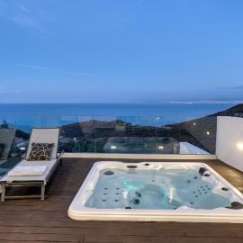 Deep Blue Luxury Villa Theseus - Private Jacuzzi - Sea View, hotel v mestu Lygaria