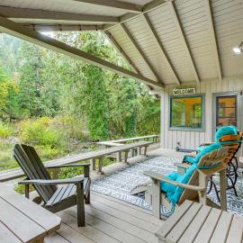 Fishing & Rafting: McKenzie River Cabin!, Hotel in McKenzie Bridge