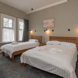 Ascot Grange Hotel & Apartments, מלון בלידס