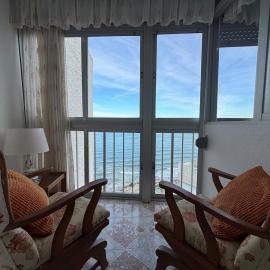 Relax & Sea View & Beach Access、ファロ・デ・クリェラのホテル