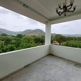 Jhalana Retret Rooms ,Farm ,Pool, Mountain view, khách sạn ở Jaipur