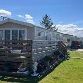 The Linwood at StrathavonRentals, hotel sa Girvan