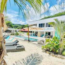 Pension Irivai appartement PUATOU 1 chambre bord de mer โรงแรมในอุตูโรอา