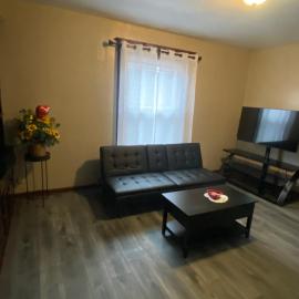 Casa ubicada 6 minutos del centro 6 minutes to Downtow No permited partys or smoking