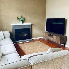 3 bedroom house perfect for work, hotel sa Merredin