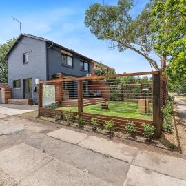 3 Bed Fully Renovated with Outdoor Fun, hotel in Watson