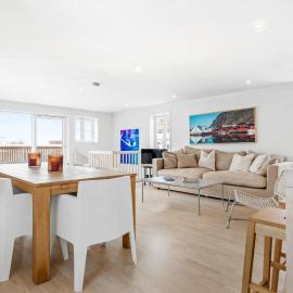 Spacious and Modern Fisherman's Cabin, hotel in Stamsund