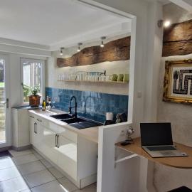 Cozy House with Garden & Hot Tub