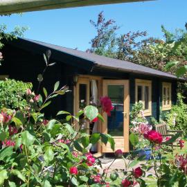 Sleeps2- FreeWiFi - WalkersParadise - South Facing, hotel in Wells