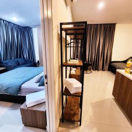Kozi Square Twin Room with Smart TV & free Wi-fi, hotel i Kuching