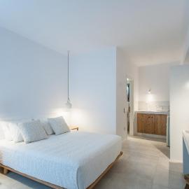 Paris Studios & Apartment