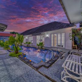 2 Bed modern Apartment with big pool