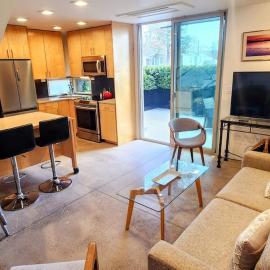 Elegant Townhome in Heart of Down Town