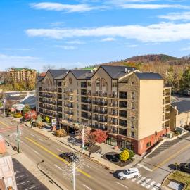 Black Bear Inn & Suites