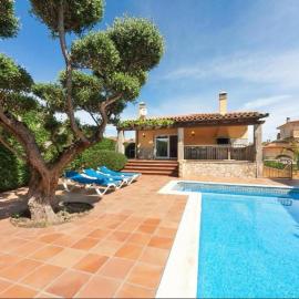 Magnolia l'Escala 1, casa con piscina y barbacoa a 300m de la playa