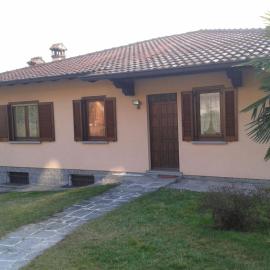 Il NOCCIOLINO , 2 appartamenti, hotel a Mercallo