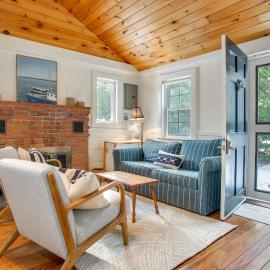 Golf, Shop & Beach-Hop! Cape Cod Gem Steps to Sand