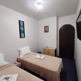 Quarto FIRST CLASS econômico DUPLO, hotel in Ponta Grossa