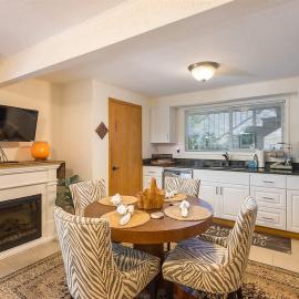 SQ Ramblin Rose 3, Hotel in Sequim