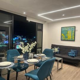 Exclusivo Apto 2 Habitaciones AC cerca Oakland Place Z10 GT Wifi Piscina Parqueo Gimnasio, готель у місті La Aurora