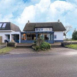 Country House in Drenthe near Forest Trails، فندق في ديفير