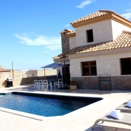 ENJOY House with Large Pool & Jacuzzi, hotell sihtkohas Los Estancos